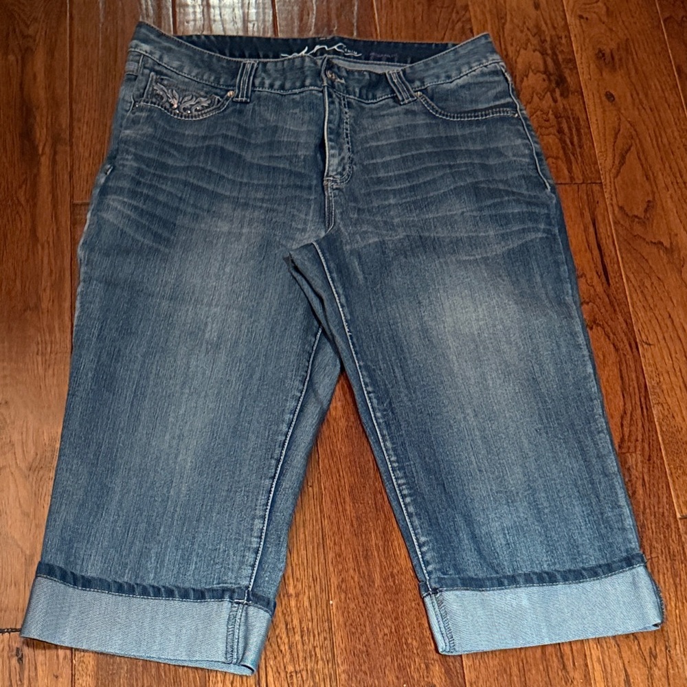 Women’s inc Blue Denim Capri Jeans Regular Fit